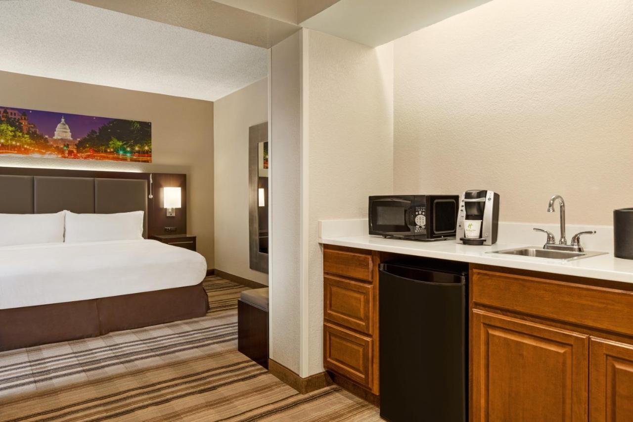 Holiday Inn Washington-Dulles International Airport By Ihg Sterling Exterior photo