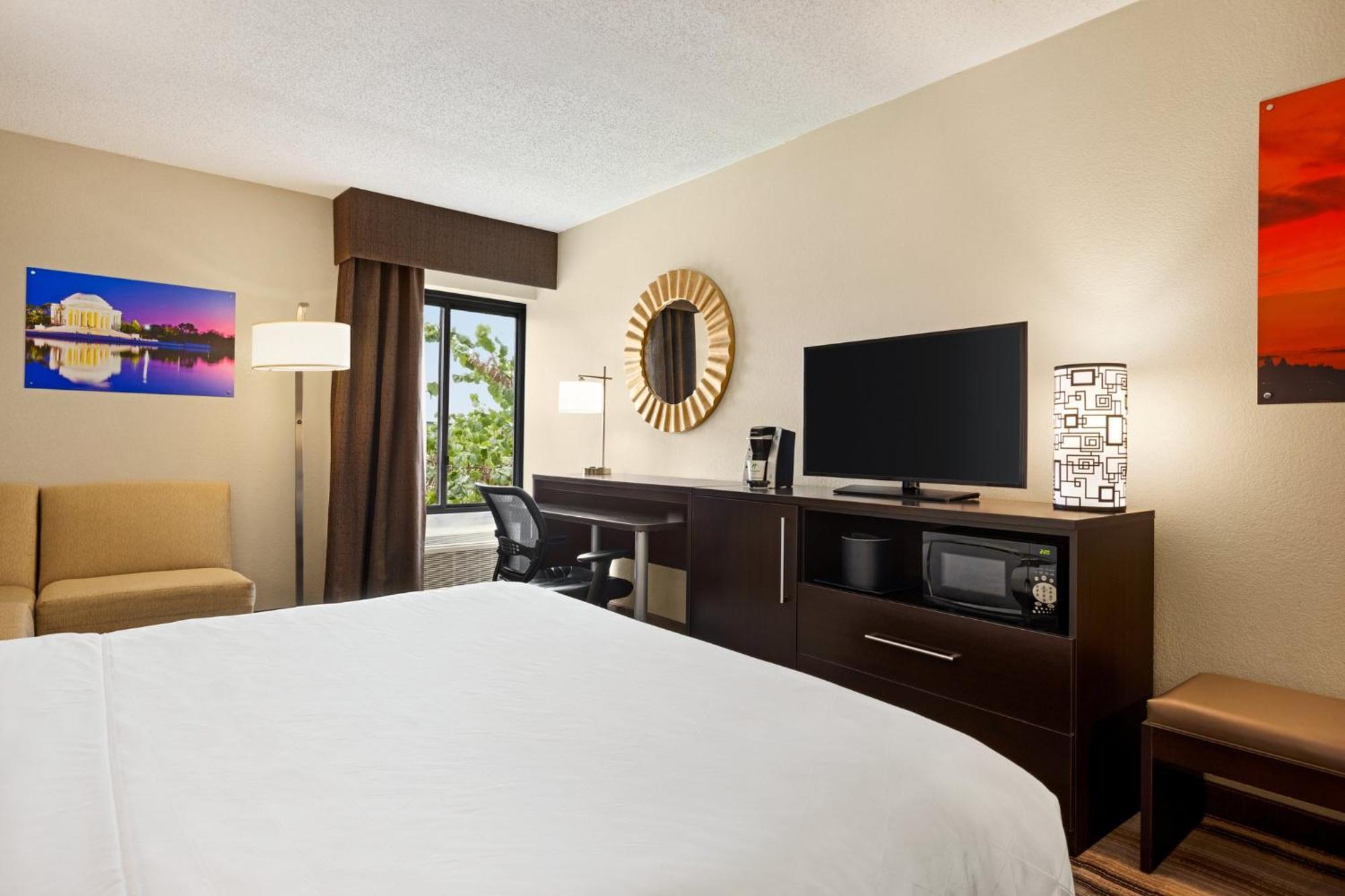 Holiday Inn Washington-Dulles International Airport By Ihg Sterling Exterior photo