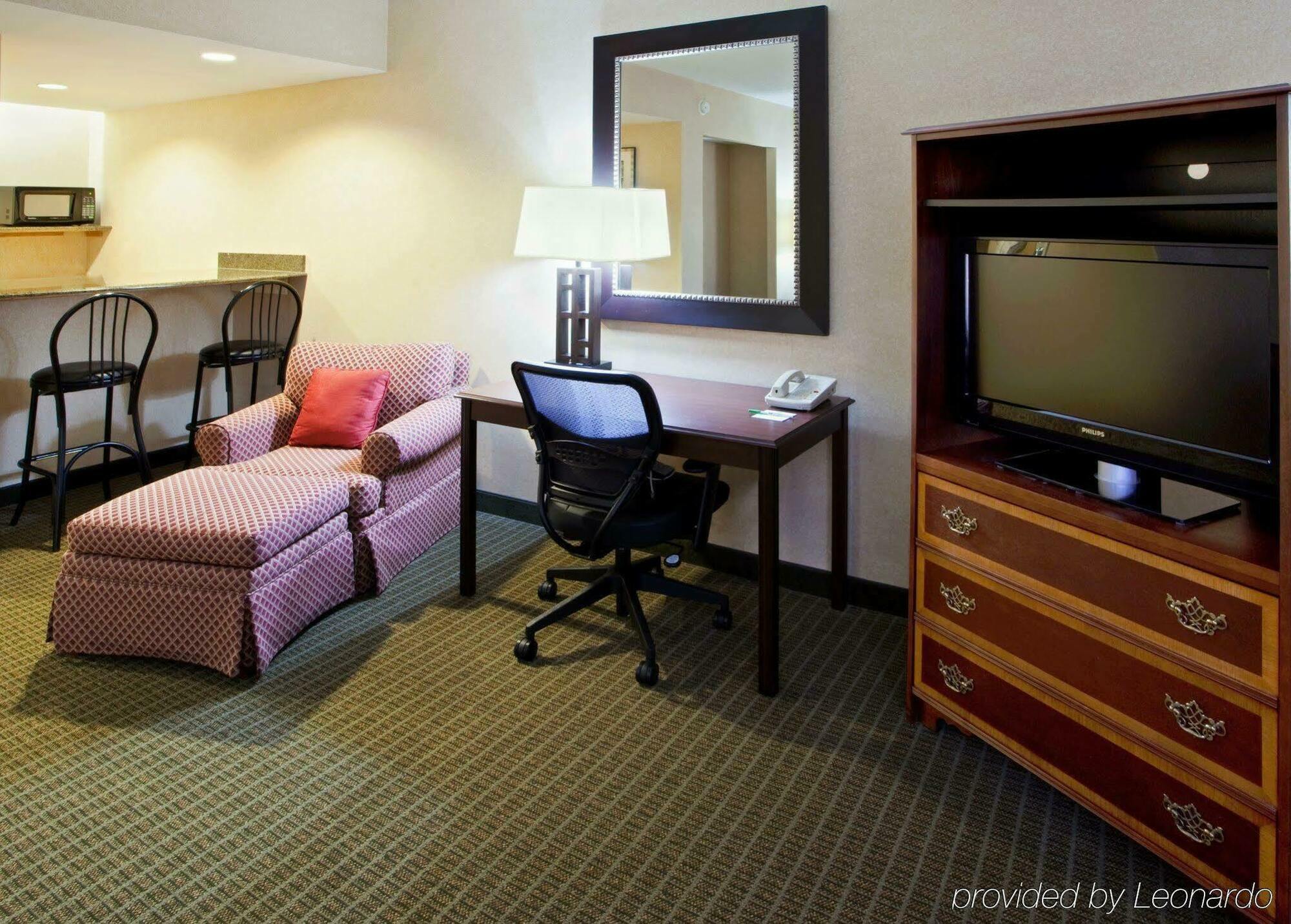 Holiday Inn Washington-Dulles International Airport By Ihg Sterling Exterior photo