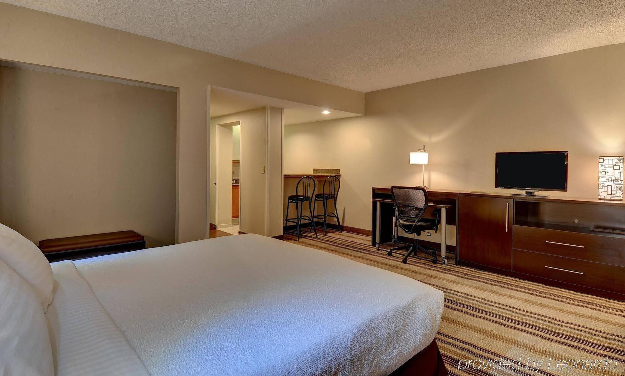 Holiday Inn Washington-Dulles International Airport By Ihg Sterling Exterior photo